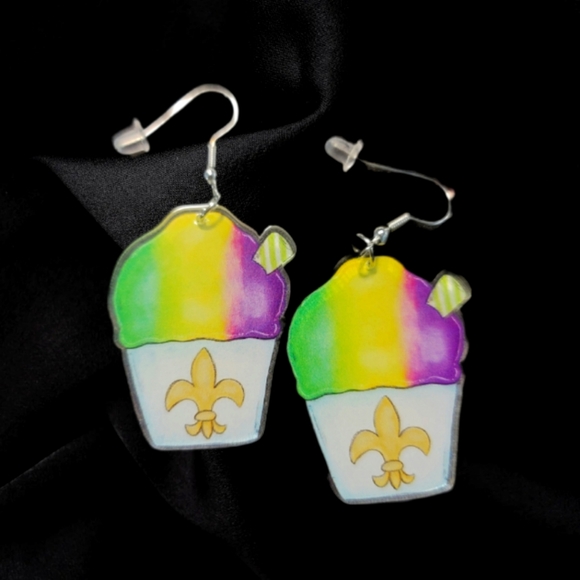 NWT Mardi Gras Snowball Drop Earrings New Orleans Fleur de Lis - Picture 2 of 3